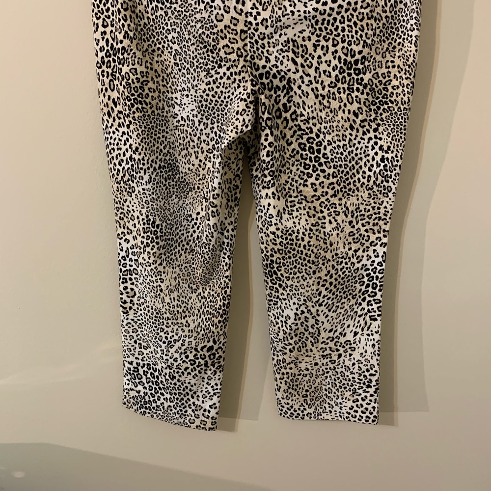 Chico’s Women’s Leopard Print Pants - Size: 0.5P - Picture 6 of 8
